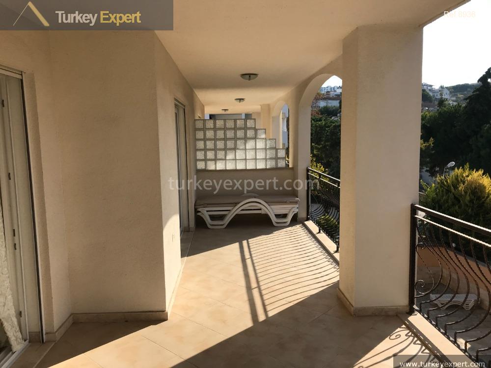 spacious 2bedroom apartment with pool 450 m from ladies beach11