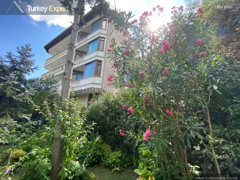 Elegant independent villa with Bosphorus view for sale in Sariyer, Istanbul 0