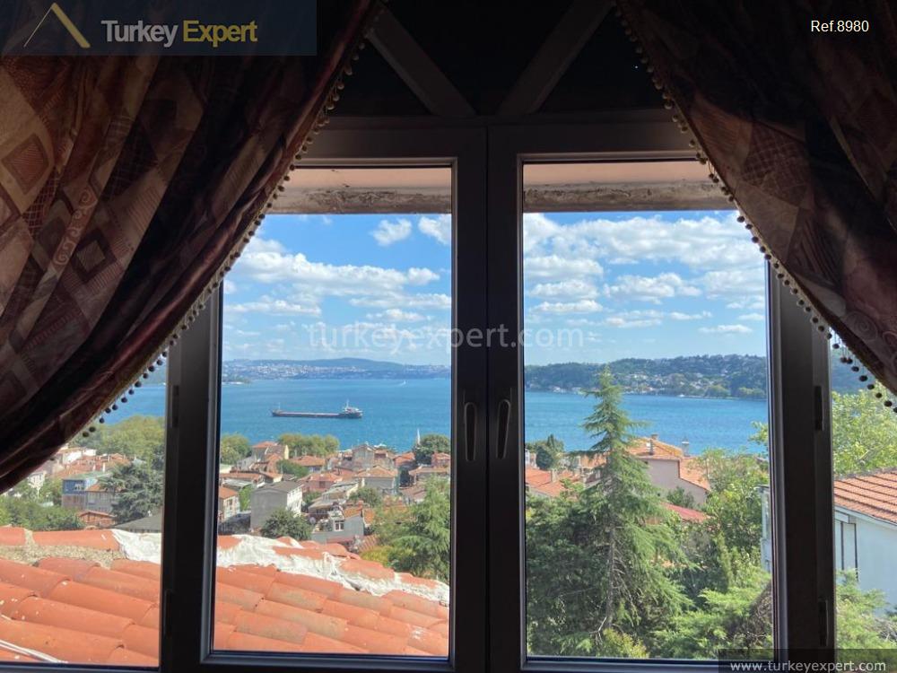 Elegant independent villa with Bosphorus view for sale in Sariyer, Istanbul 1